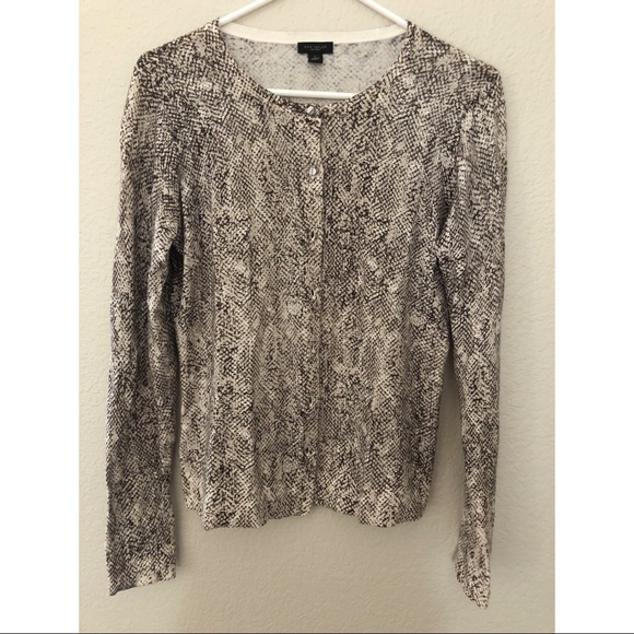 Ann Taylor Sweaters - NWOT Ann Taylor cardigan